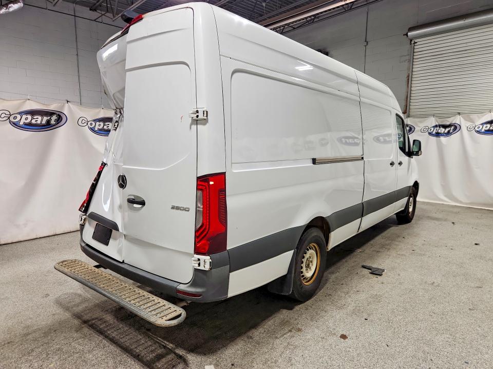 59300726 :رقم المزاد ، W1Y4DCHY1MT066848 vin ، 2021 Mercedes-benz Sprinter مزاد بيع