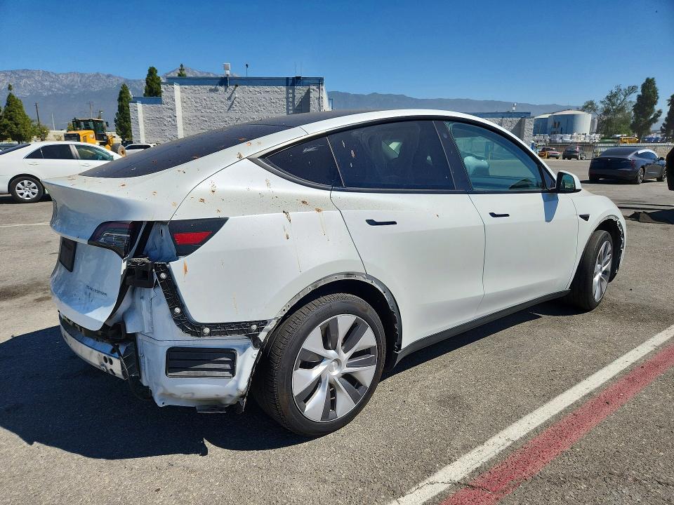 62913886 :رقم المزاد ، 7SAYGDEE4PA129350 vin ، 2023 Tesla Model Y مزاد بيع