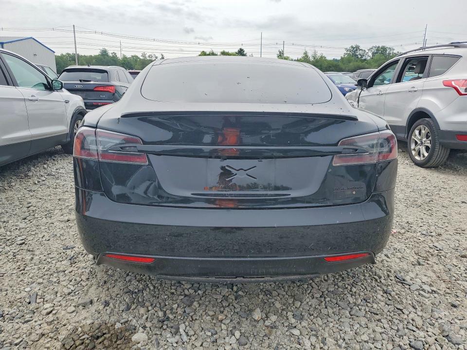 Продажа на аукционе авто 2015 Tesla Model S, vin: 5YJSA1E4XFF112726, номер лота: 61304396