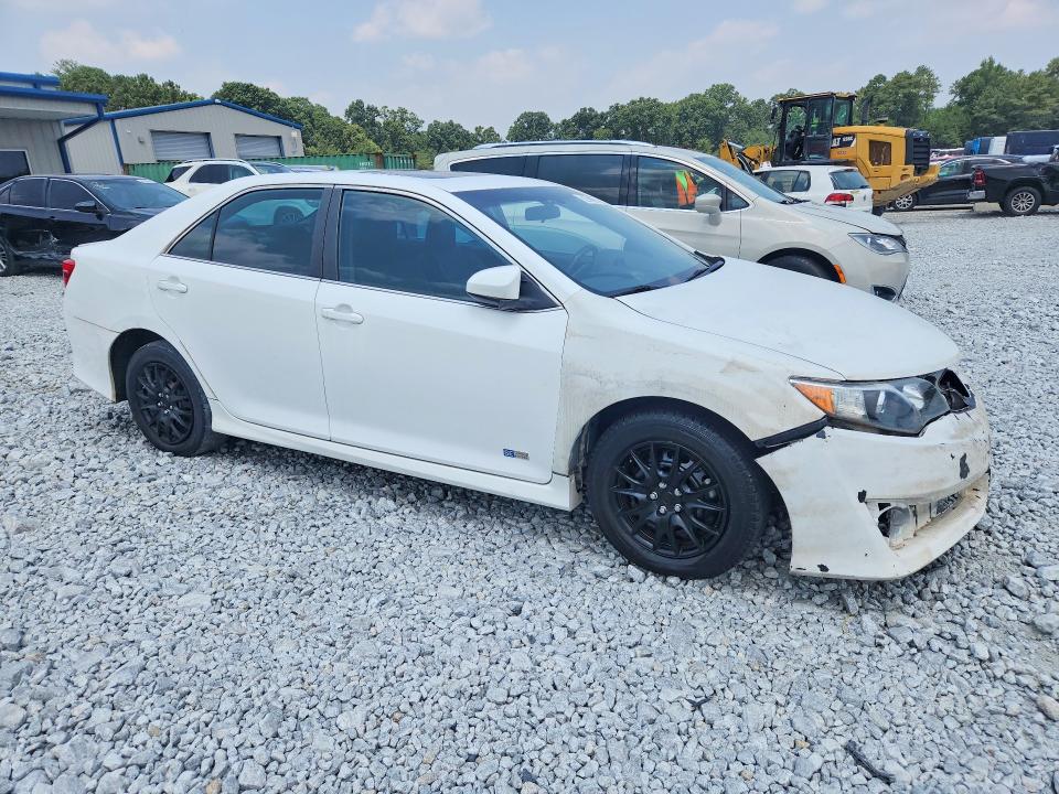 2014 Toyota Camry Hybrid მანქანა იყიდება აუქციონზე, vin: 4T1BD1FK9EU134500, აუქციონის ნომერი: 62709836