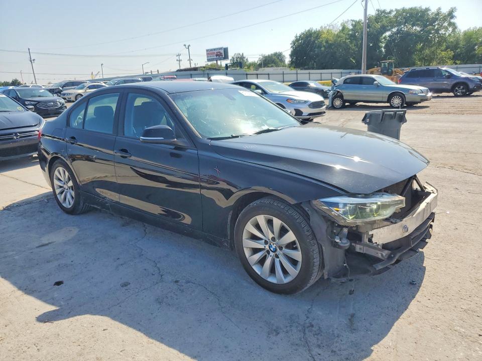 61792286 :رقم المزاد ، WBA8A3C52JA357505 vin ، 2018 Bmw 320 مزاد بيع
