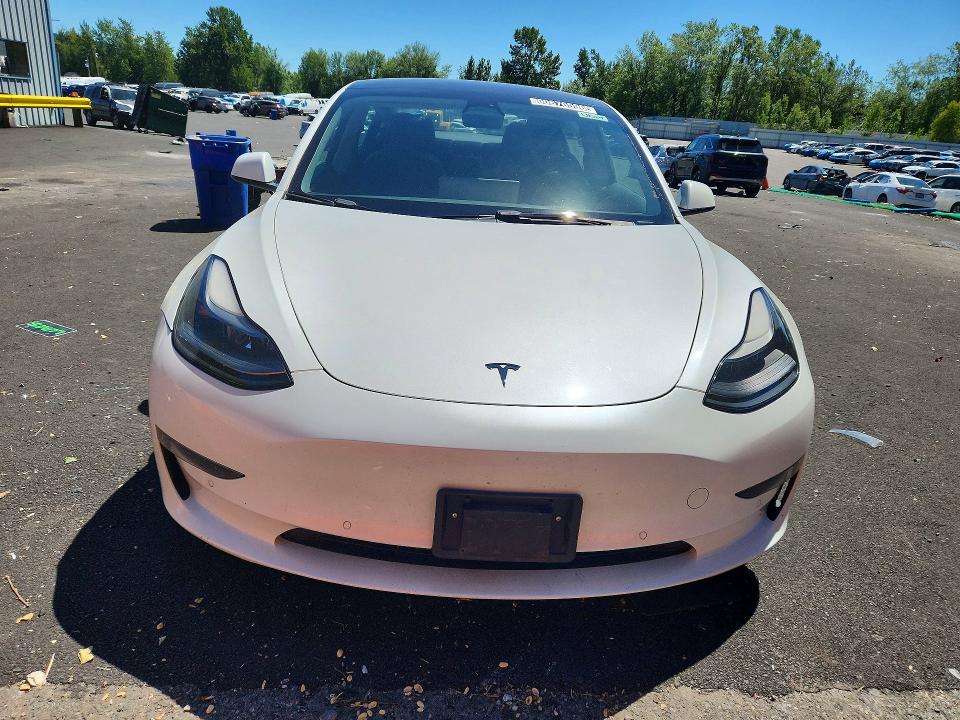 60676596 :رقم المزاد ، 5YJ3E1EA5NF285731 vin ، 2022 Tesla Model 3 مزاد بيع
