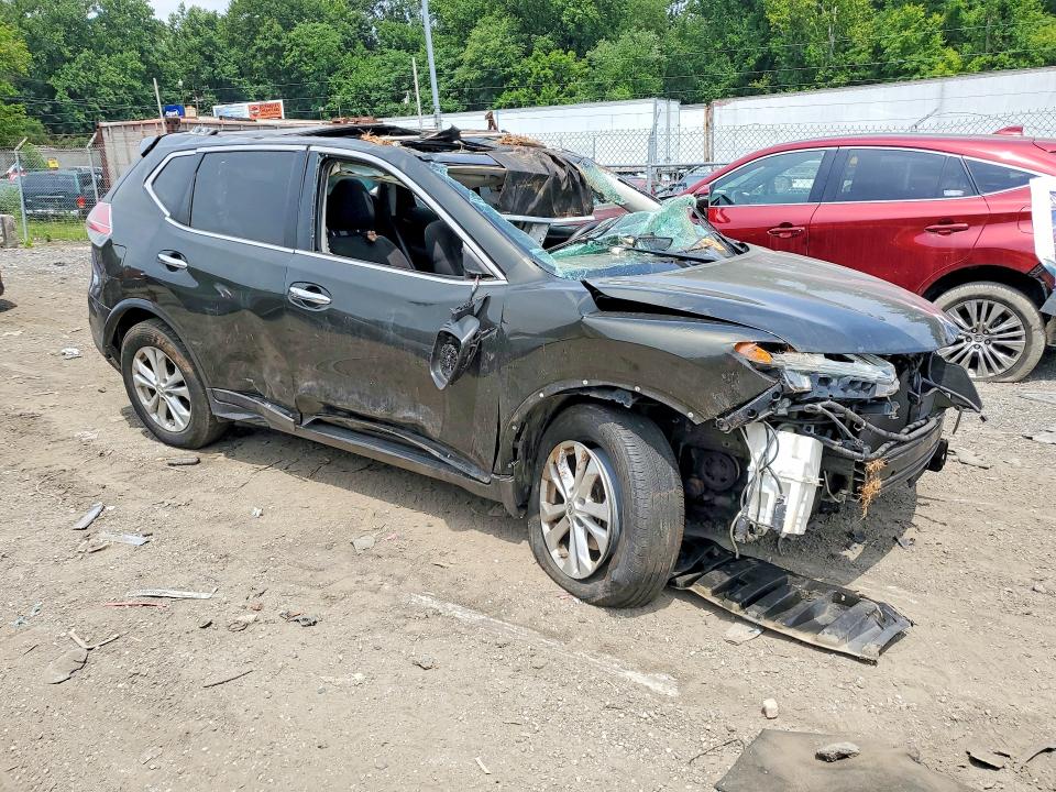 61065876 :رقم المزاد ، 5N1AT2MV5FC925132 vin ، 2015 Nissan Rogue مزاد بيع