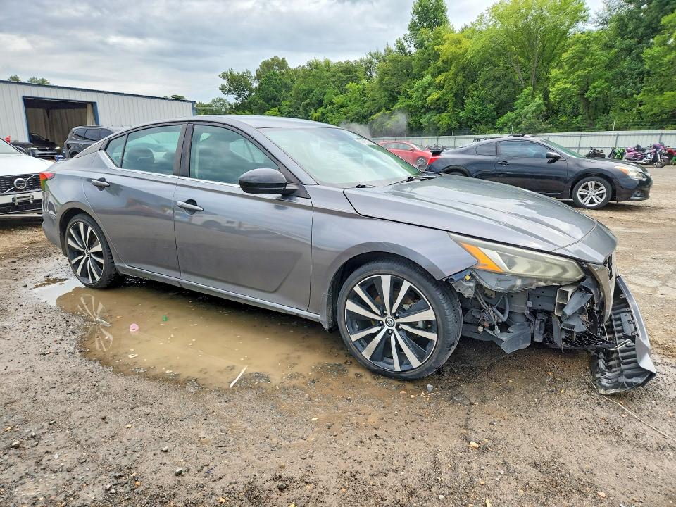 60746536 :رقم المزاد ، 1N4BL4CV9NN338947 vin ، 2022 Nissan Altima مزاد بيع