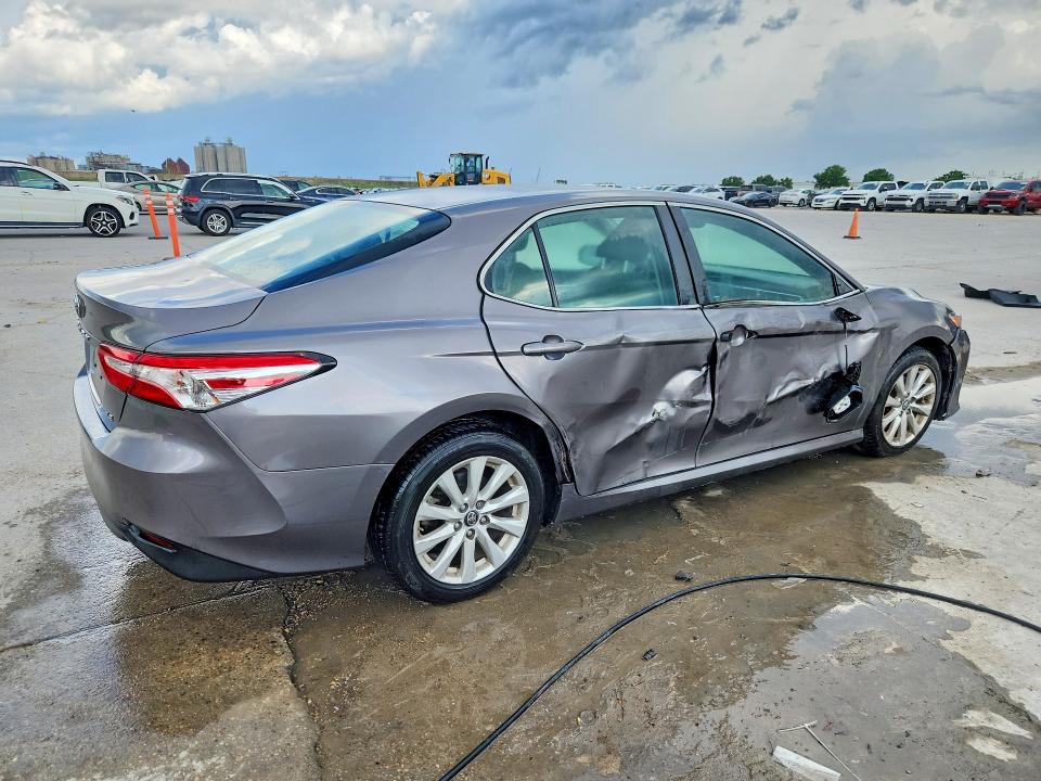 Aukcja sprzedaży 2018 Toyota Camry, vin: 4T1B11HK8JU667499, numer aukcji: 59681906