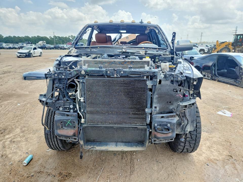 61665846 :رقم المزاد ، 3C6UR5LLXJG381418 vin ، 2018 Ram 2500 مزاد بيع
