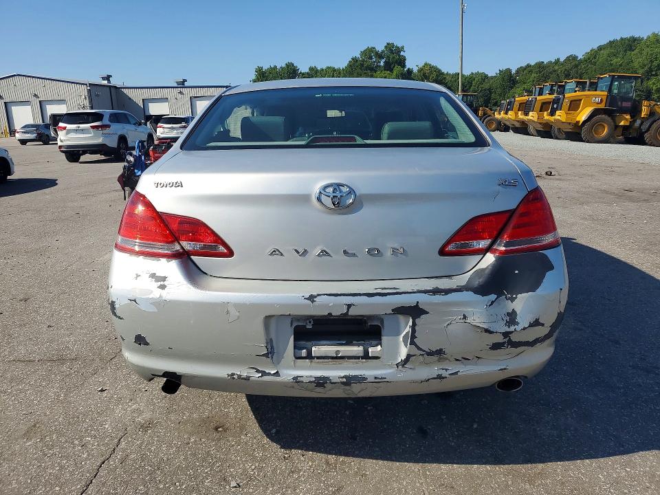 2005 Toyota Avalon მანქანა იყიდება აუქციონზე, vin: 4T1BK36B25U007718, აუქციონის ნომერი: 60578646