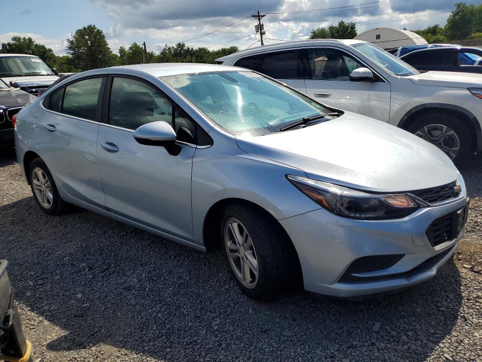 63227646 :رقم المزاد ، 1G1BE5SM4H7128888 vin ، 2017 Chevrolet Cruze مزاد بيع