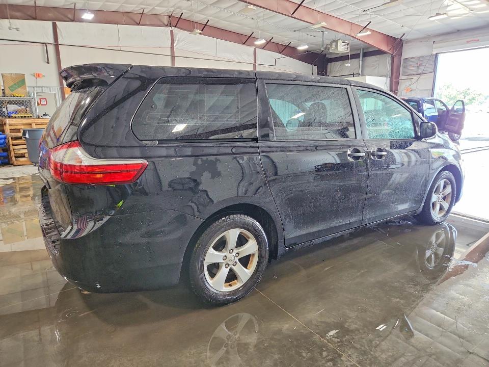 Продажа на аукционе авто 2017 Toyota Sienna, vin: 5TDZZ3DCXHS870172, номер лота: 60012596