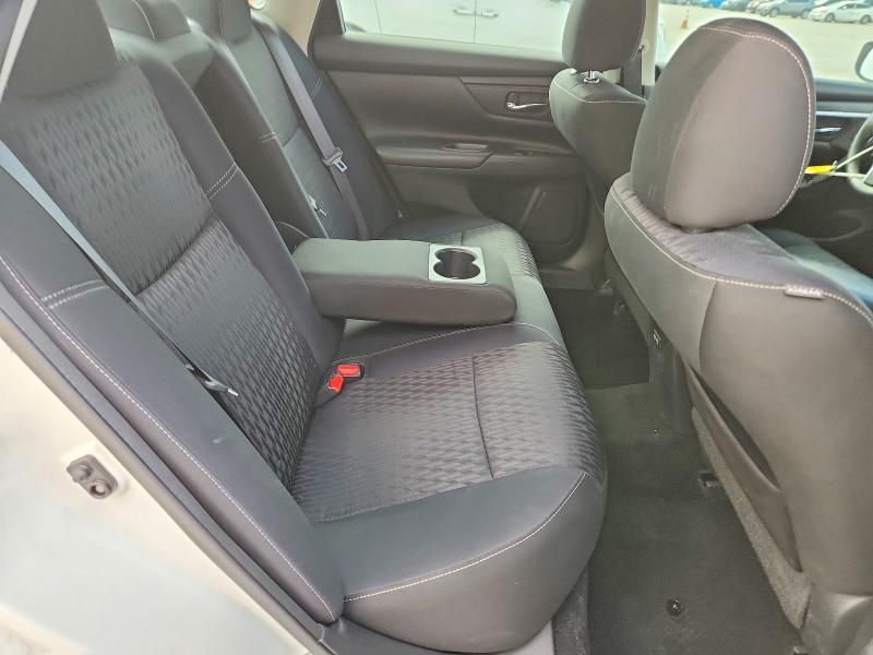 2018 Nissan Altima მანქანა იყიდება აუქციონზე, vin: 1N4AL3AP6JC220810, აუქციონის ნომერი: 61168376