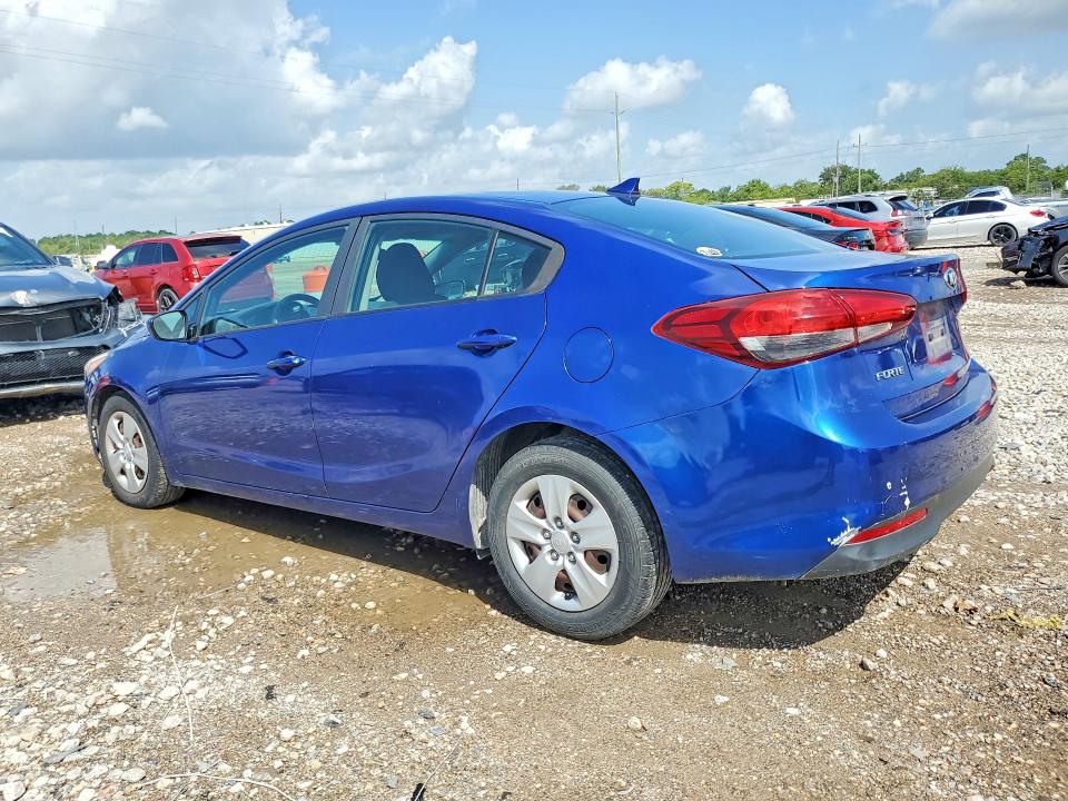 2017 Kia Forte მანქანა იყიდება აუქციონზე, vin: 3KPFK4A7XHE085536, აუქციონის ნომერი: 62423496