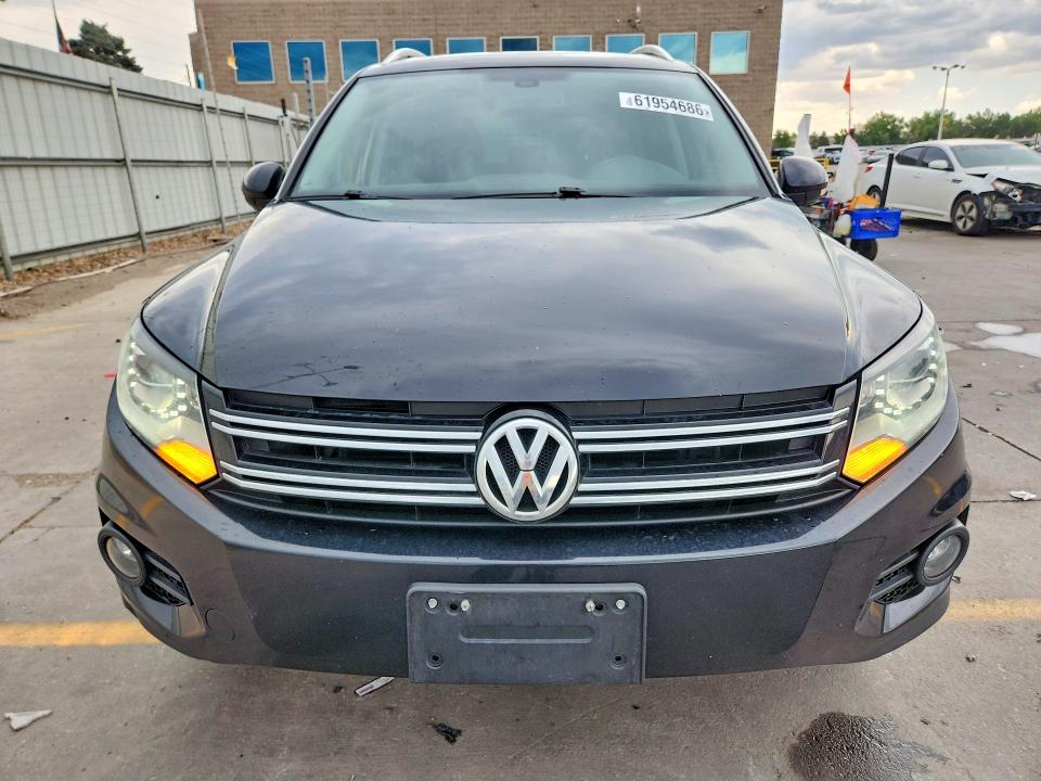 2016 Volkswagen Tiguan მანქანა იყიდება აუქციონზე, vin: WVGBV7AX5GW566611, აუქციონის ნომერი: 61954686
