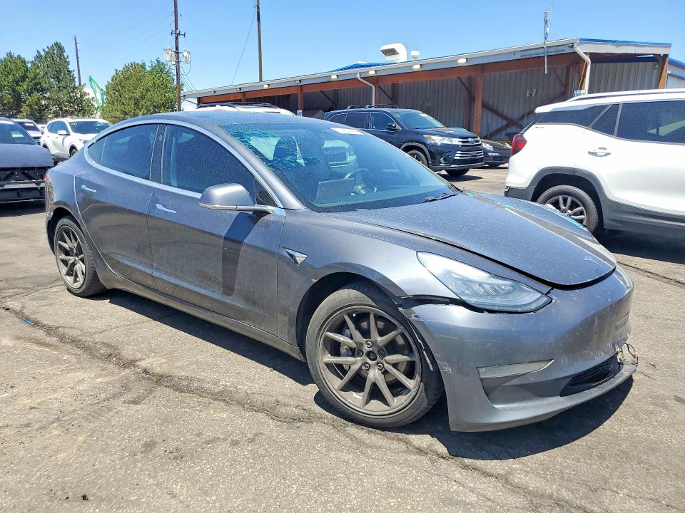 61200686 :رقم المزاد ، 5YJ3E1EB0JF066081 vin ، 2018 Tesla Model 3 مزاد بيع