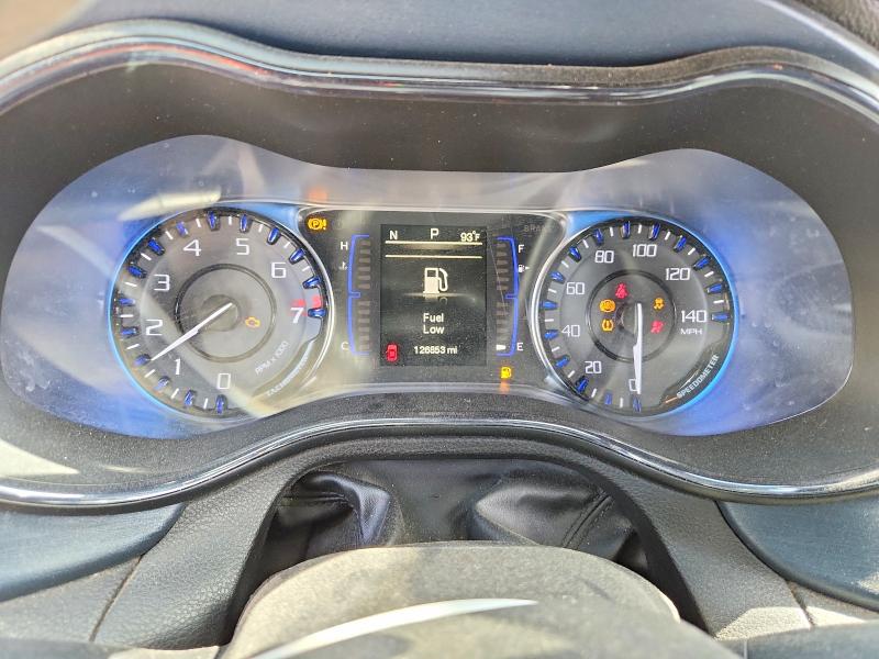 61928706 :رقم المزاد ، 1C3CCCBG9FN527762 vin ، 2015 Chrysler 200 مزاد بيع