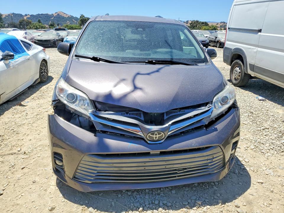 60985696 :رقم المزاد ، 5TDYZ3DC3LS069961 vin ، 2020 Toyota Sienna مزاد بيع