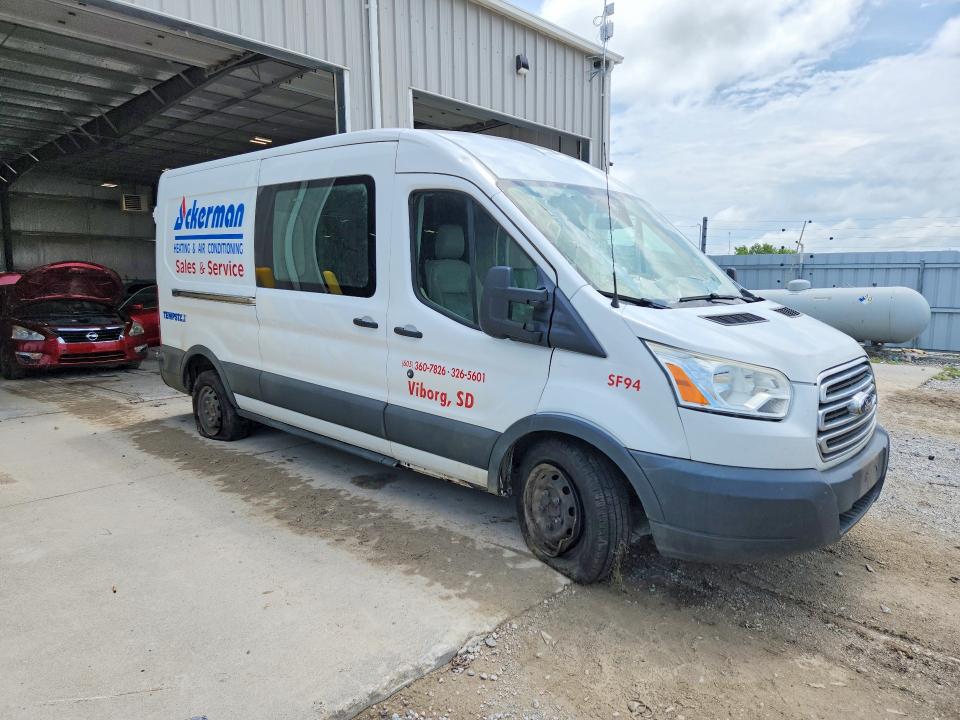 62310606 :رقم المزاد ، 1FTBW2CG8FKA37077 vin ، 2015 Ford Transit مزاد بيع