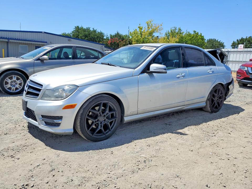 2014 Mercedes-benz C მანქანა იყიდება აუქციონზე, vin: WDDGF4HB3ER319654, აუქციონის ნომერი: 59731086