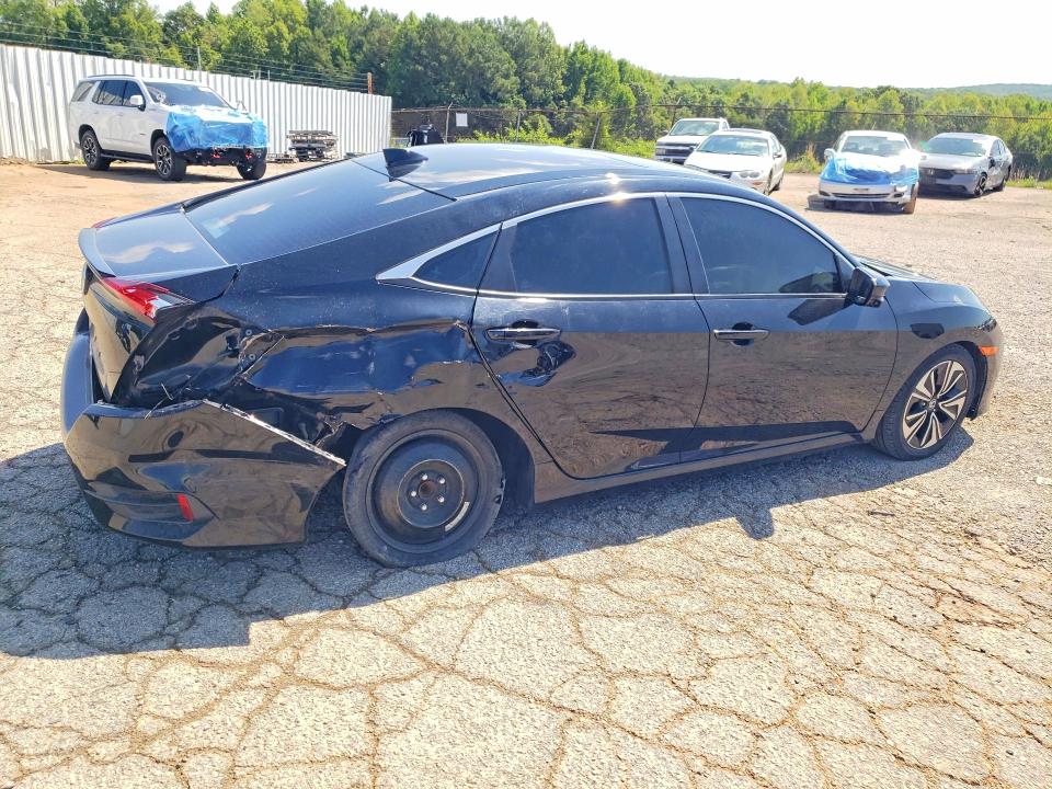 60562606 :رقم المزاد ، 19XFC1F78HE210120 vin ، 2017 Honda Civic مزاد بيع
