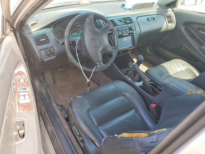 Auction sale of the 2000 Honda Accord 2d Ex, vin: 1HGCG3256YA018237, lot number: 60012426