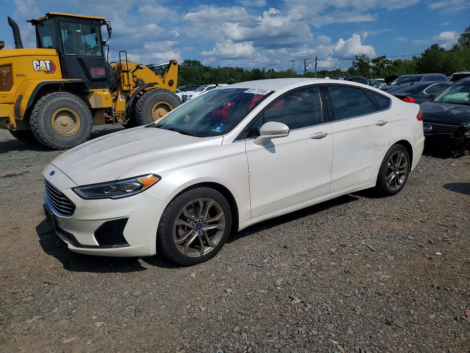 63177316 :رقم المزاد ، 3FA6P0CDXLR101545 vin ، 2020 Ford Fusion مزاد بيع