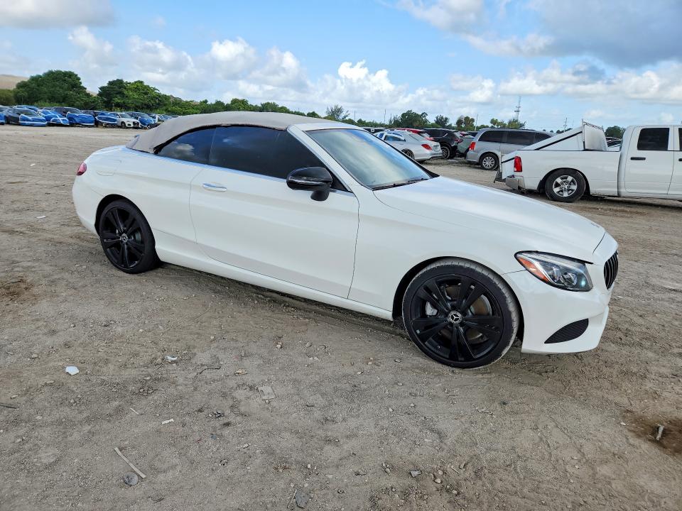 60132266 :رقم المزاد ، WDDWK4JB6HF518379 vin ، 2017 Mercedes-benz C مزاد بيع