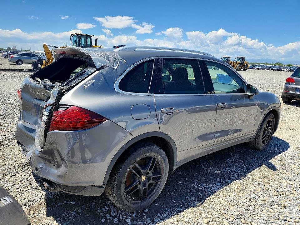 60487776 :رقم المزاد ، WP1AA2A27ELA91737 vin ، 2014 Porsche Cayenne مزاد بيع