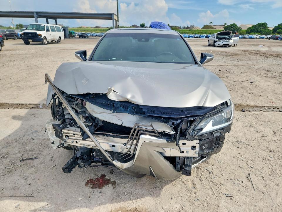 63467616 :رقم المزاد ، 58ADZ1B12LU075884 vin ، 2020 Lexus Es مزاد بيع