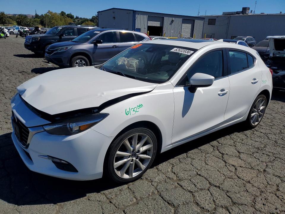 62633936 :رقم المزاد ، 3MZBN1M3XHM127414 vin ، 2017 Mazda 3 مزاد بيع