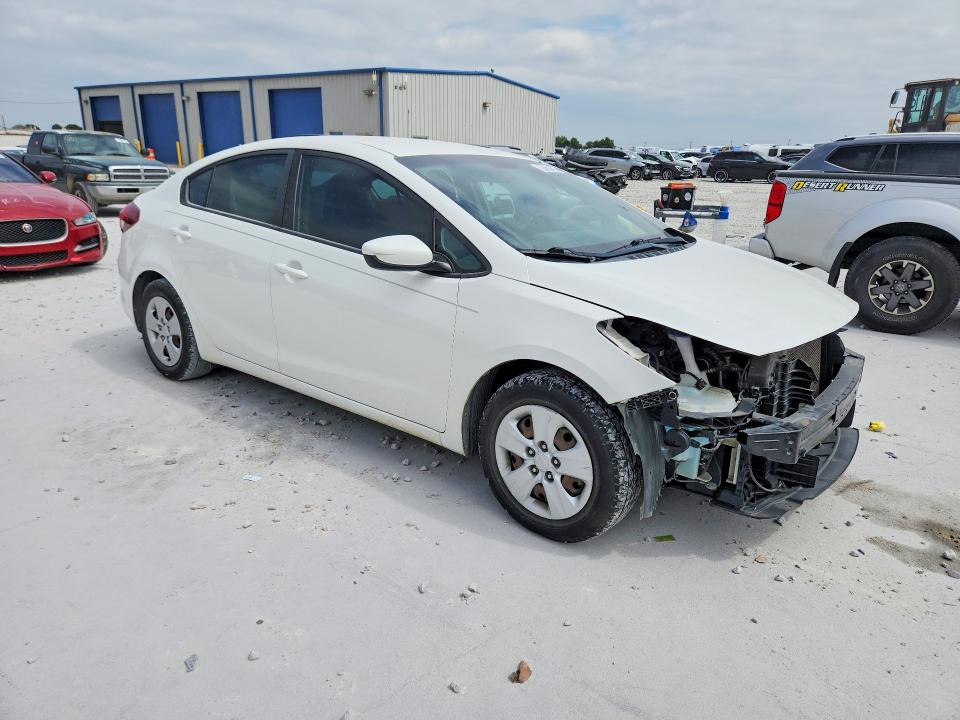62450476 :رقم المزاد ، 3KPFK4A73JE214299 vin ، 2018 Kia Forte مزاد بيع