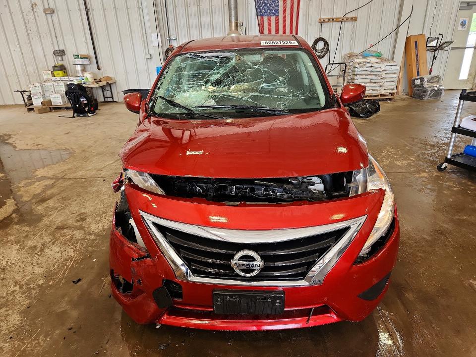 60657526 :رقم المزاد ، 3N1CN7AP8JL868242 vin ، 2018 Nissan Versa مزاد بيع