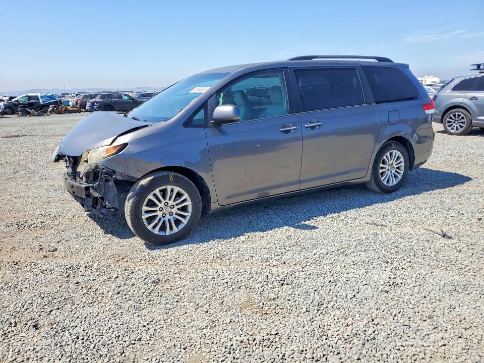 Продажа на аукционе авто 2011 Toyota Sienna, vin: 5TDYK3DC7BS085860, номер лота: 62866356