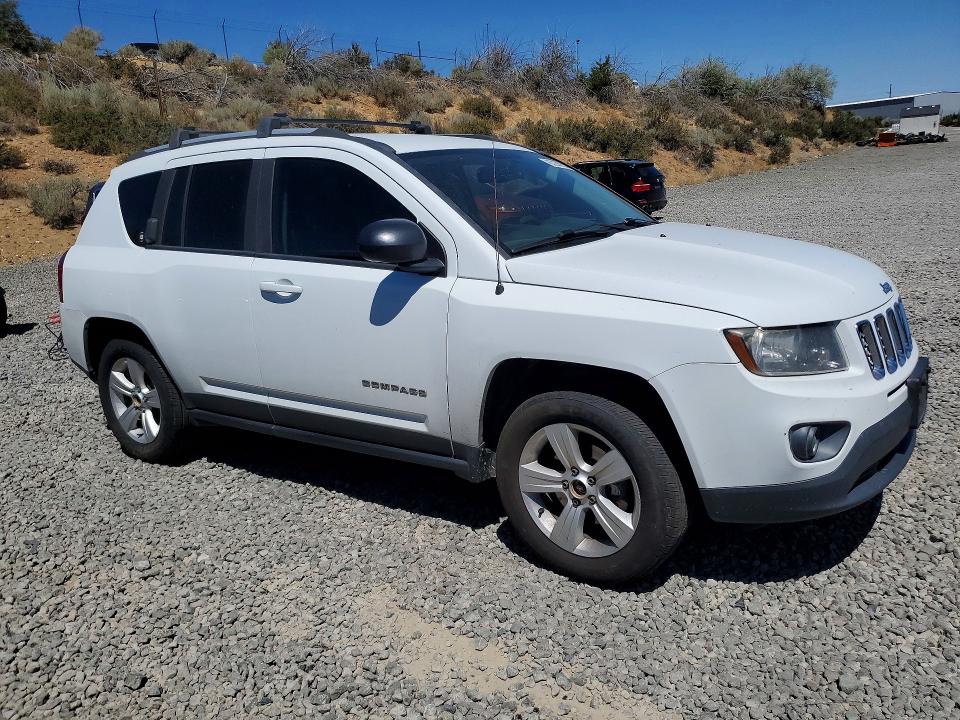 63236756 :رقم المزاد ، 1C4NJCBA4GD681504 vin ، 2016 Jeep Compass مزاد بيع