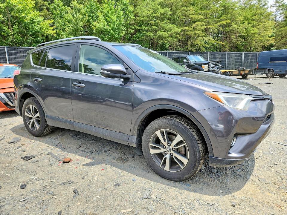 2017 Toyota Rav4 მანქანა იყიდება აუქციონზე, vin: JTMRFREV4HJ716842, აუქციონის ნომერი: 59866496