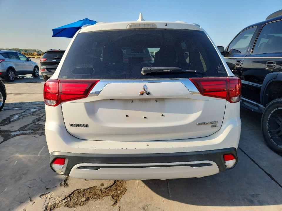 62111096 :رقم المزاد ، JA4AZ3A36KZ036188 vin ، 2019 Mitsubishi Outlander مزاد بيع