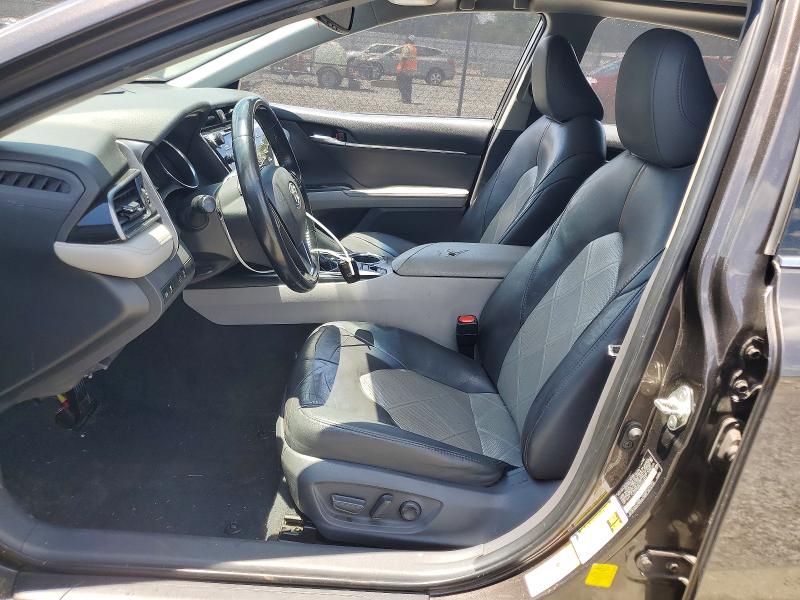 60939896 :رقم المزاد ، 4T1B11HK2KU159949 vin ، 2019 Toyota Camry مزاد بيع