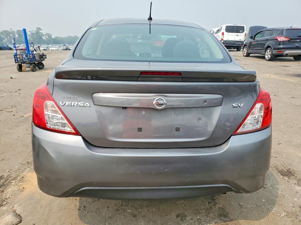 61027126 :رقم المزاد ، 3N1CN7AP1KL851459 vin ، 2019 Nissan Versa مزاد بيع