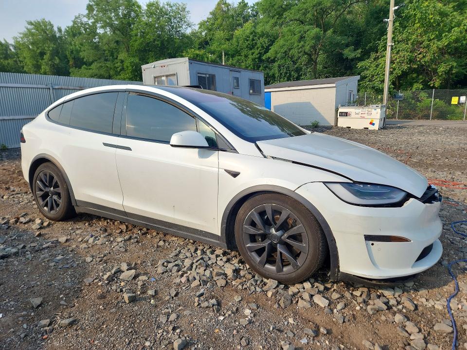 Продажа на аукционе авто 2022 Tesla Model X, vin: 7SAXCBE67NF338344, номер лота: 61428926