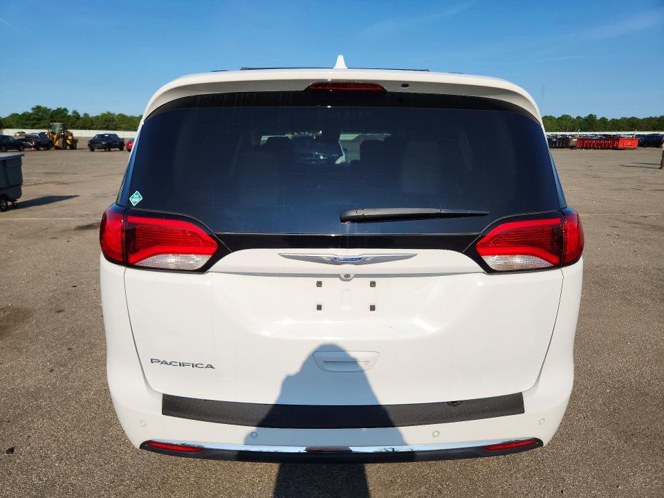 61706686 :رقم المزاد ، 2C4RC1EG6KR686421 vin ، 2019 Chrysler Pacifica مزاد بيع