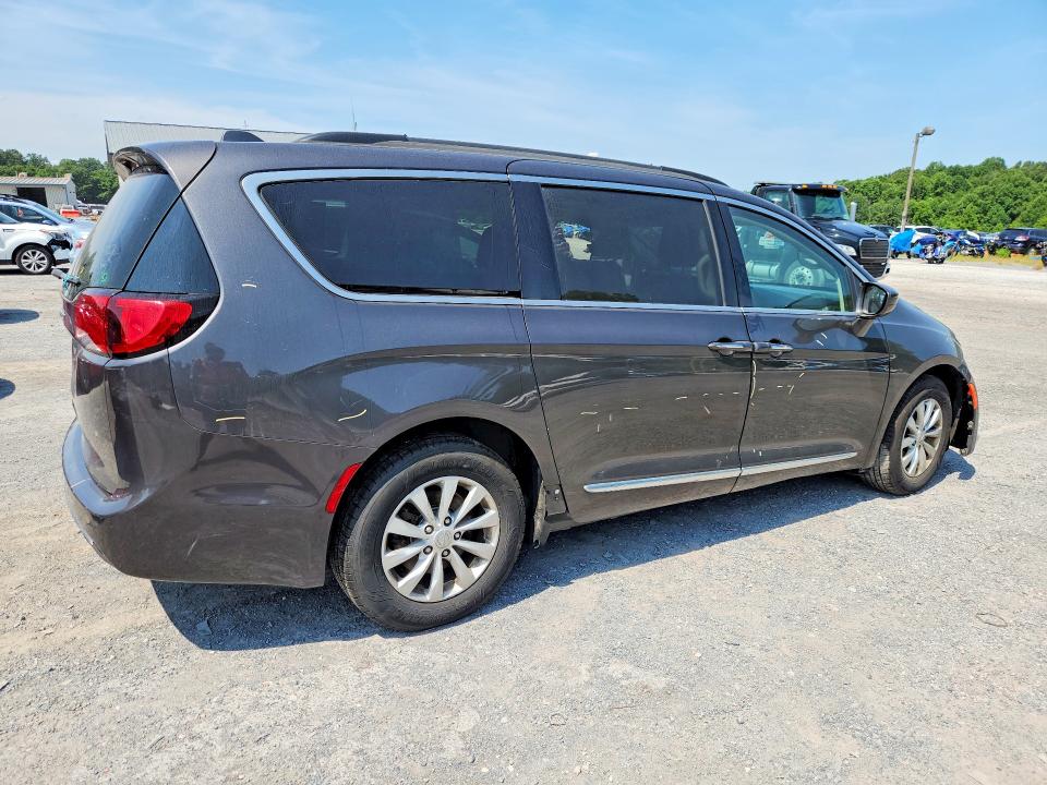 61938126 :رقم المزاد ، 2C4RC1BG6HR805209 vin ، 2017 Chrysler Pacifica مزاد بيع