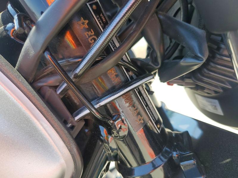 61333806 :رقم المزاد ، ZGUKZUA06MM000438 vin ، 2021 Moto Guzzi V7 مزاد بيع