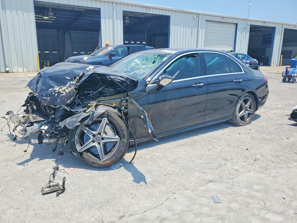 59070756 :رقم المزاد ، WDDZF4KB2HA241601 vin ، 2017 Mercedes-benz E مزاد بيع