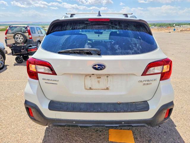 61241226 :رقم المزاد ، 4S4BSETC7J3279562 vin ، 2018 Subaru Outback مزاد بيع