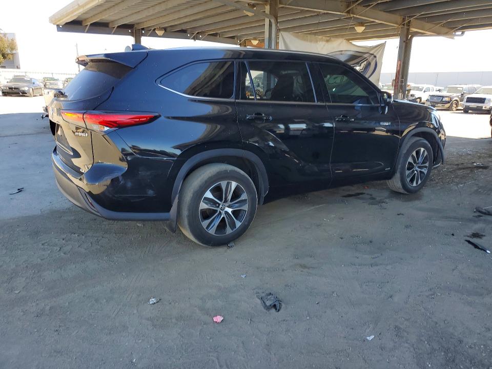 62672016 :رقم المزاد ، 5TDGBRCH4MS532613 vin ، 2021 Toyota Highlander مزاد بيع