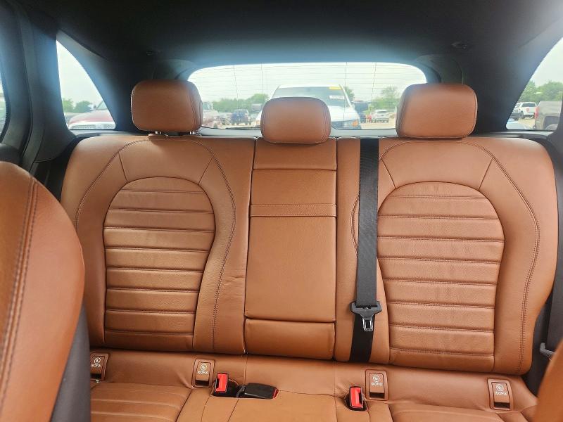 60997026 :رقم المزاد ، WDC0G4JB6HF132895 vin ، 2017 Mercedes-benz Glc مزاد بيع