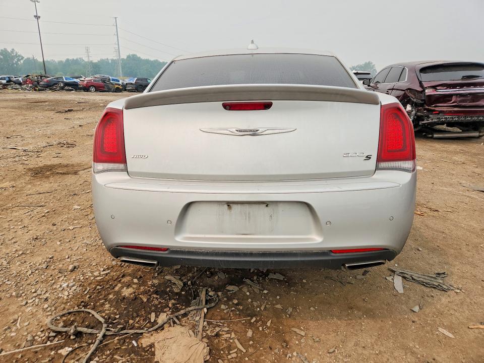 60674186 :رقم المزاد ، 2C3CCAGGXKH573438 vin ، 2019 Chrysler 300 مزاد بيع