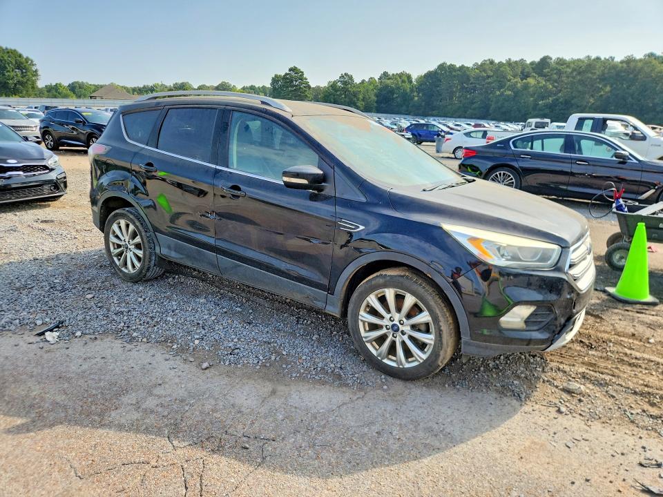 2017 Ford Escape მანქანა იყიდება აუქციონზე, vin: 1FMCU0J91HUA63400, აუქციონის ნომერი: 62536036