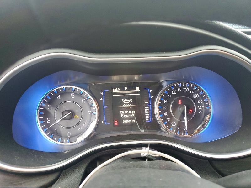 62614026 :رقم المزاد ، 1C3CCCAB3FN725534 vin ، 2015 Chrysler 200 مزاد بيع