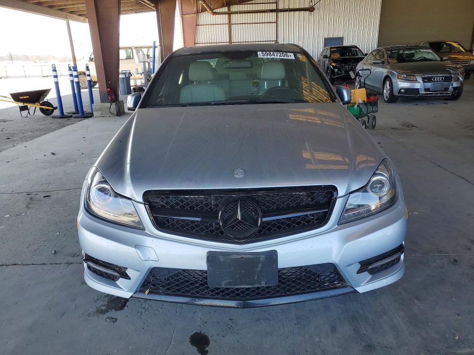 Продажа на аукционе авто 2013 Mercedes-benz C, vin: WDDGF4HB2DA873717, номер лота: 59847206