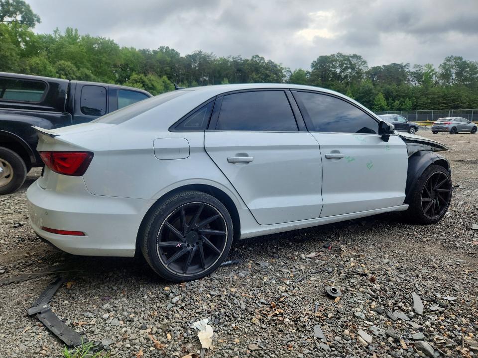 60733166 :رقم المزاد ، WAUACGFF8F1094984 vin ، 2015 Audi A3 مزاد بيع
