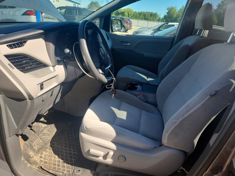 61986176 :رقم المزاد ، 5TDKZ3DC8KS978945 vin ، 2019 Toyota Sienna مزاد بيع